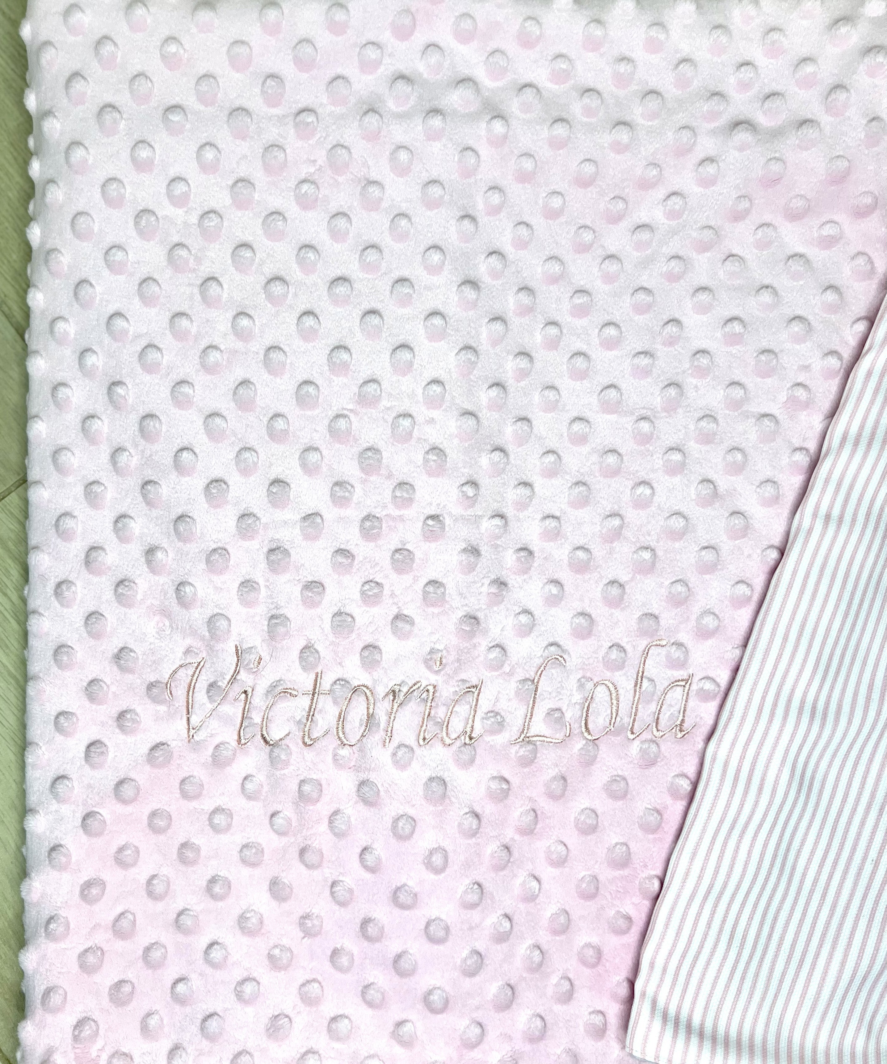 Coperta Rosa con tessuto Minky personalizzata - A.Bi.Ci. Lab